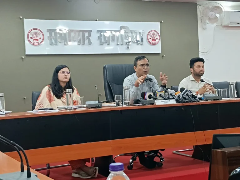 Khagaria News: बाढ़ की संभावित स्थिति को लेकर प्रशासन अलर्ट, तटबंधों पर 24 घंटे निगरानी