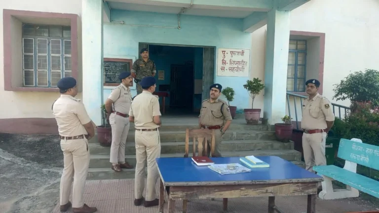 BOUNSI NEWS: बौंसी में फाइल से सड़क तक पुलिसिंग की पड़ताल, एसपी ने औचक निरीक्षण कर बढ़ाई सख्ती