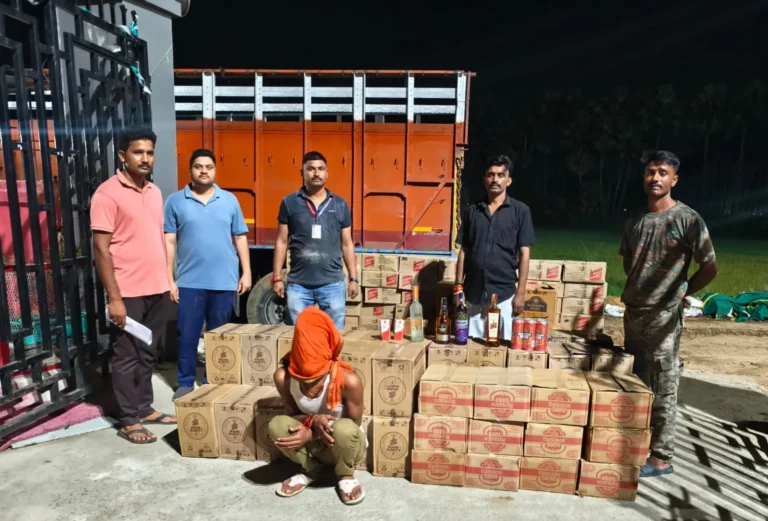 BANKA NEWS: ऊपर पत्थर की गिट्टी, अंदर शराब का जखीरा; 12 चक्का ट्रक से 1,708.92 लीटर विदेशी शराब बरामद