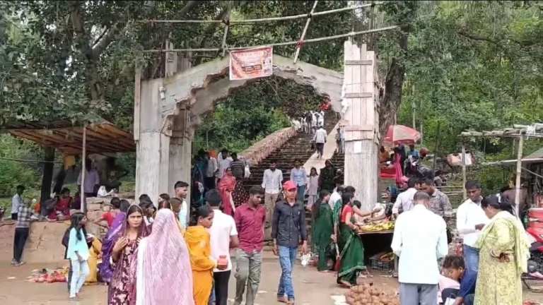 CHANDAN NEWS: भाद्र पूर्णिमा पर पहाड़नाथ मंदिर में उमड़ी भीड़