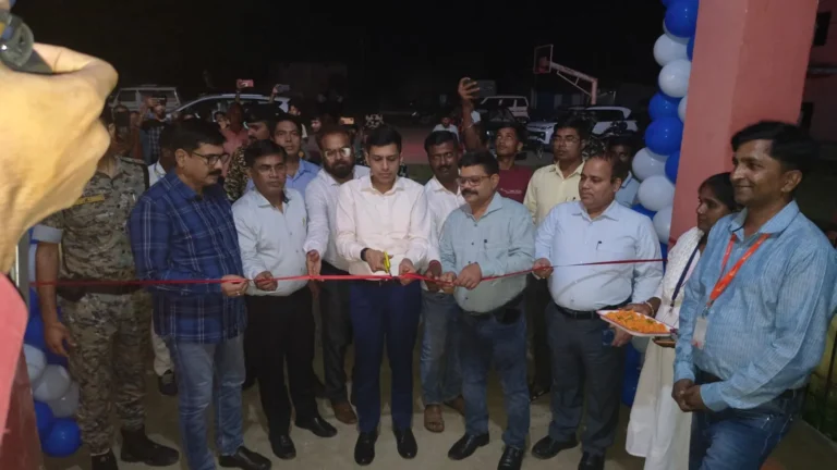 BANKA NEWS: फाइलेरिया उन्मूलन अभियान की शुरुआत, डीएम ने खुद रक्त नमूना देकर बढ़ाया जागरूकता का संदेश
