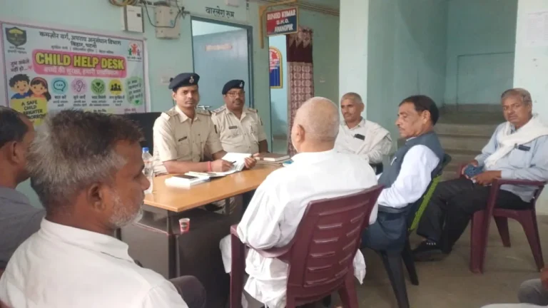 CHANDAN NEWS: दुर्गा पूजा को लेकर आनंदपुर थाना में शांति समिति की बैठक, गाइडलाइन का पालन करने का निर्देश