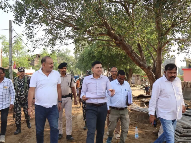 BANKA NEWS: 20 नवंबर तक पूरा होना है सैजपुर पुल का निर्माण, डीएम ने तेज काम के साथ गुणवत्ता पर दिया जोर