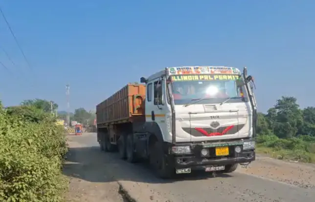 BOUNSI NEWS: दरारों वाले भलजोर पुल पर भारी वाहनों की आवाजाही जारी, सुरक्षा व्यवस्था पर उठे सवाल