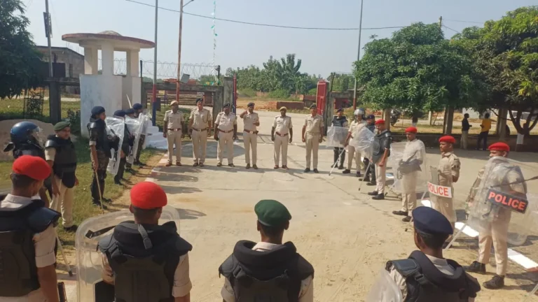 CHANDAN NEWS: आनंदपुर थाना परिसर में पुलिस जवानों ने किया मॉक ड्रिल, झझवा मेला शांतिपूर्ण संपन्न कराने के निर्देश