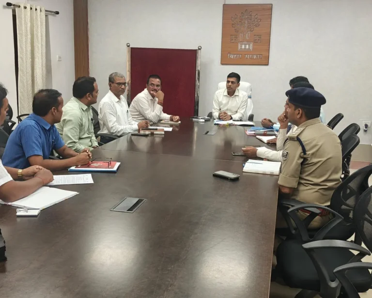BANKA NEWS: बांका में 28 अक्टूबर से राज्य स्तरीय बालक वॉलीबॉल प्रतियोगिता, डीएम अंशुल अग्रवाल ने तैयारियों की समीक्षा की