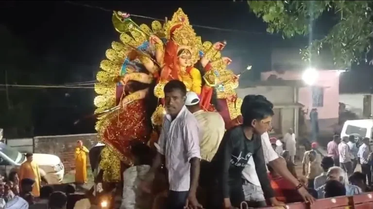 CHANDAN NEWS: श्री श्री 108 दुर्गा मंदिर एवं पांडेयडीह काली मंदिर की प्रतिमाओं का शांतिपूर्ण विसर्जन