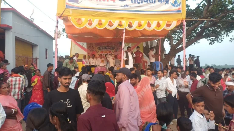 CHANDAN NEWS: झझवा झरना दुर्गा पूजा युवा क्लब ने सार्वजनिक किया आय-व्यय का हिसाब, ₹1.19 लाख से अधिक की बचत
